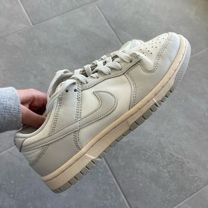 Womans Nike Dunk Low (Light Bone) Sneaker